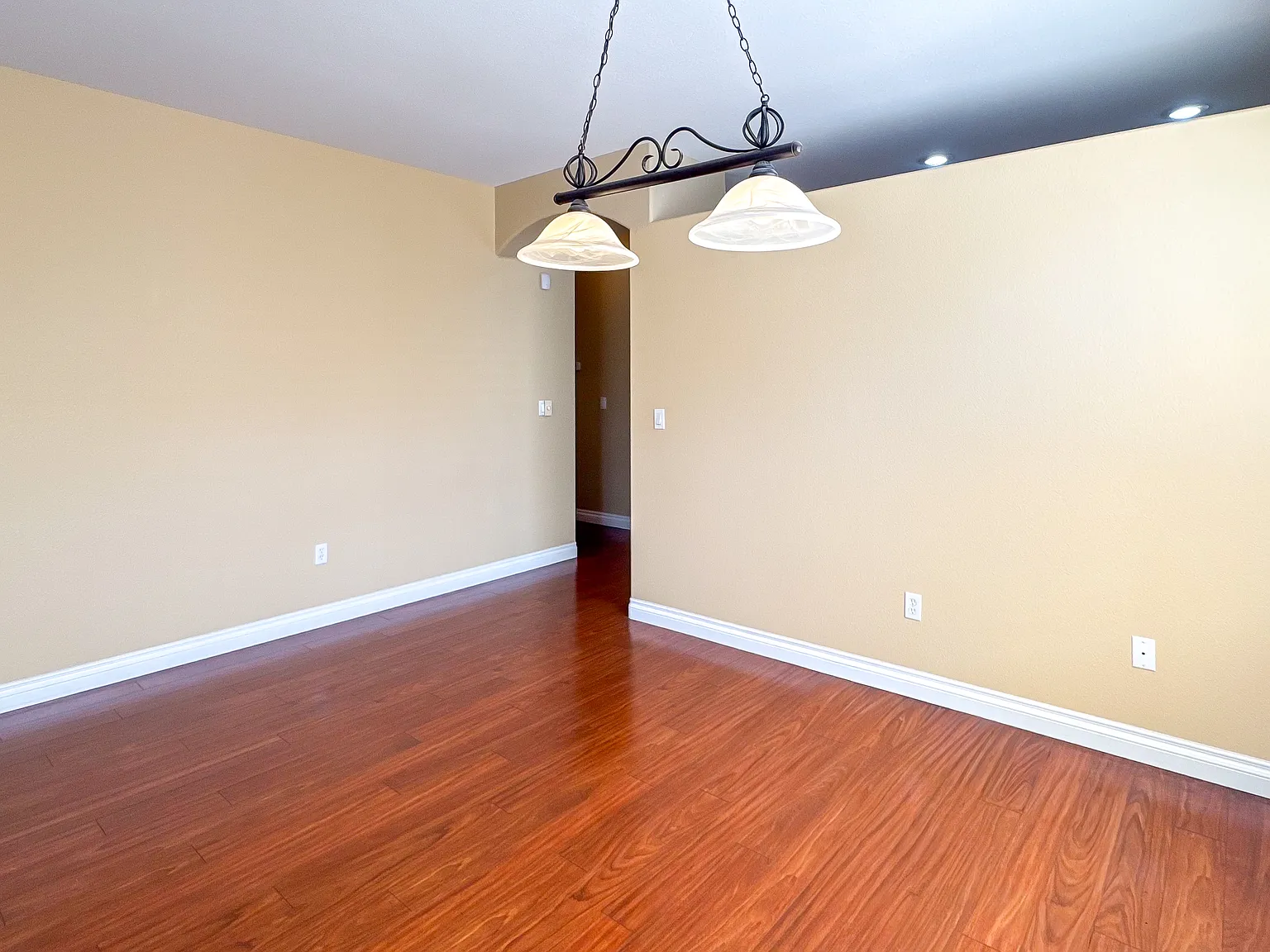 3 bed, 1622 sqft, $2,250 — Photo 4