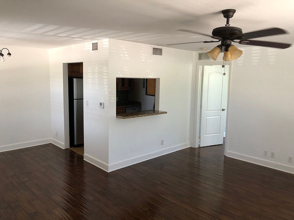 1st image of 613 NE 4th St APT 204