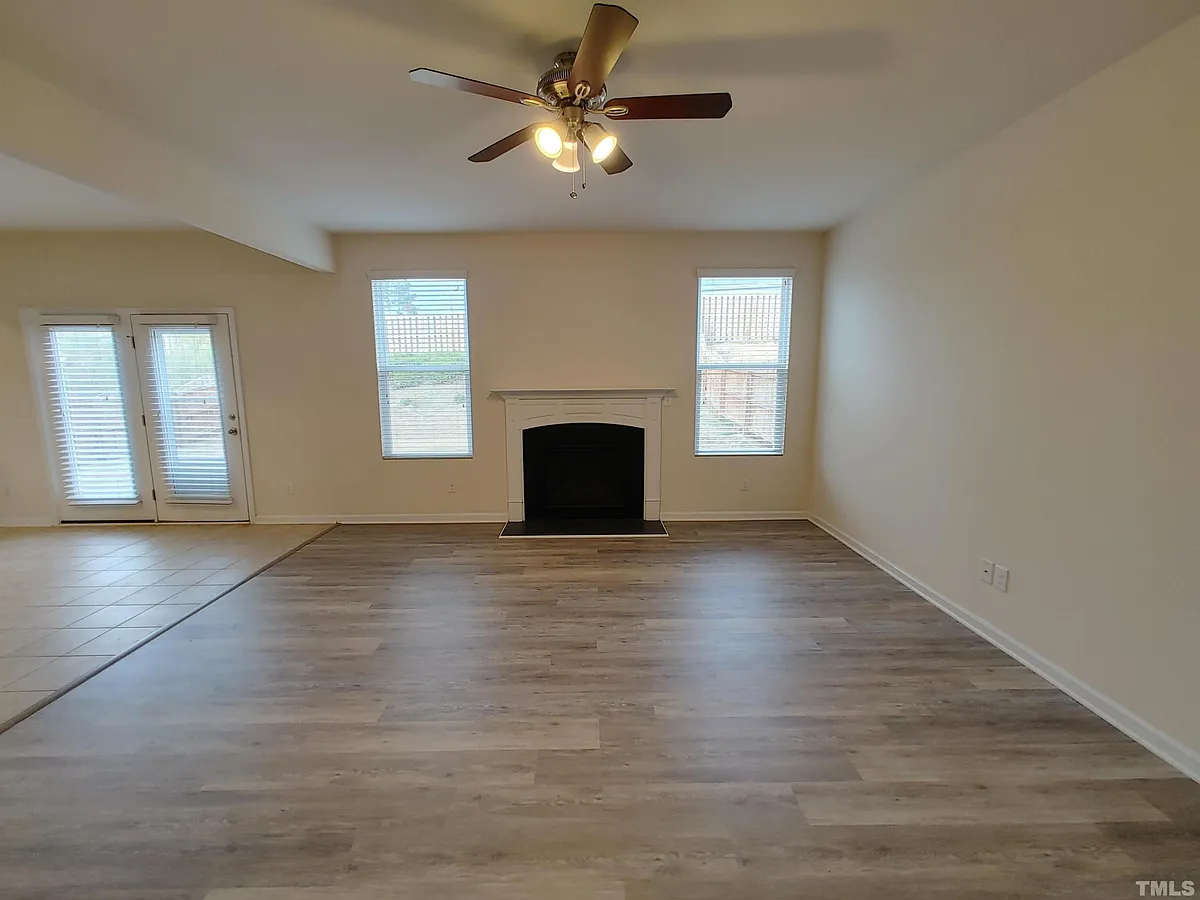 Building Photo - 115 Glenview Ln