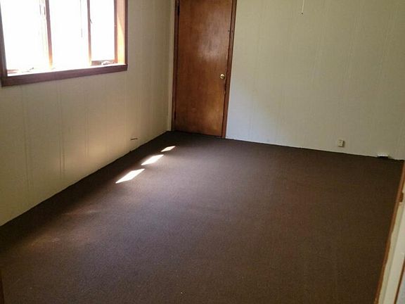 5th image of 407 Willett St