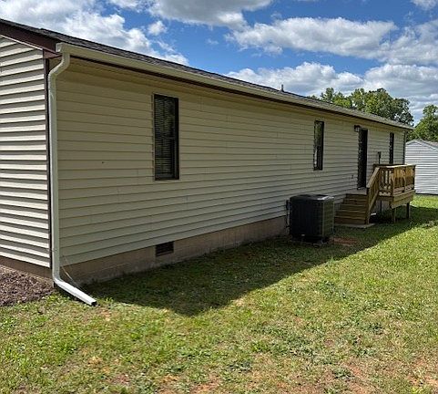 2nd image of 165 Rockridge Ct
