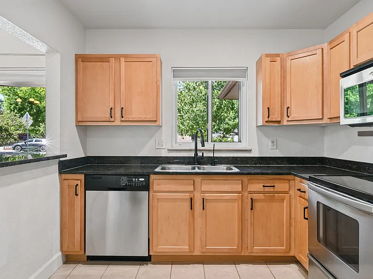 840 N Krameria St — Photo 66