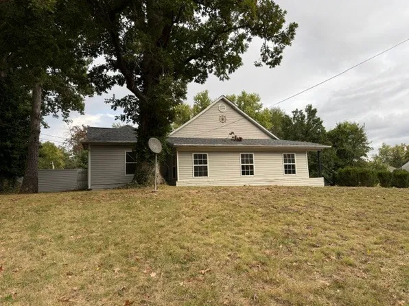 1024 Tolle Rd, Mount Vernon, IL 62864