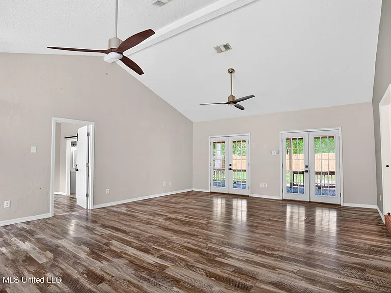 7832 Hilo Pl — Photo 4
