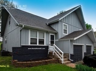 1033 N Jan Mar Dr, Olathe, KS 66061