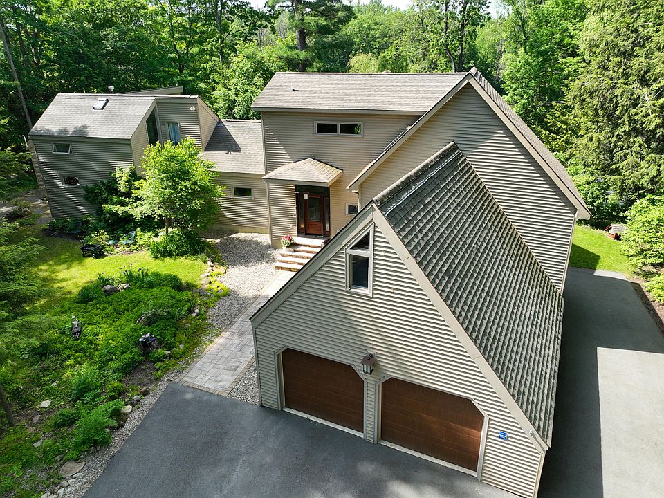 1st image of 28 Pinebrook Dr