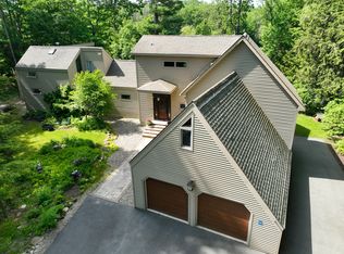 28 Pinebrook Dr, Morrisonville, NY 12962