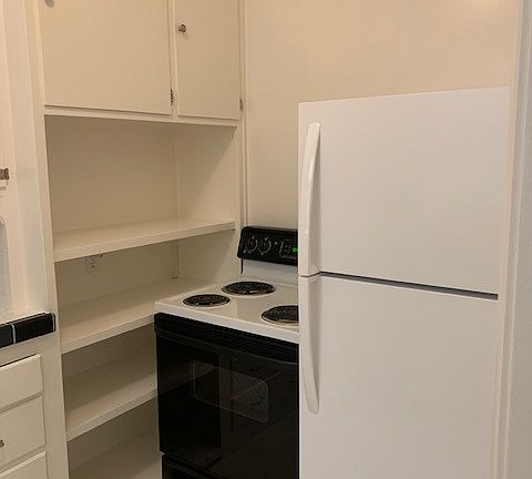 4th image of 1490 Jefferson St #101