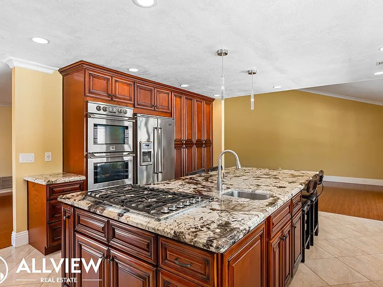 24911 Luton St — Photo 5