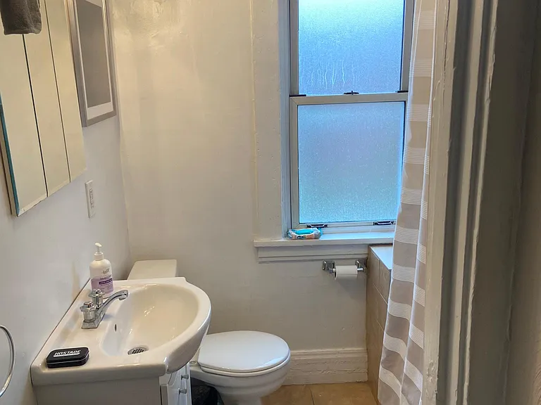 1135 N Euclid Ave — Photo 14