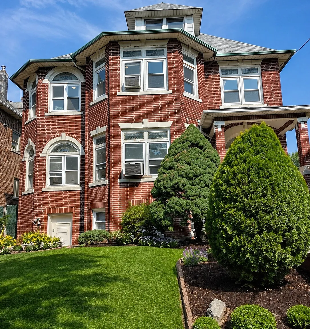 4 bed, 1.5 bath, 2332 sqft, $3,500 — Photo 1