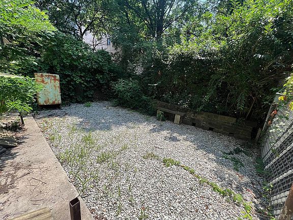 2nd image of 178 Meserole St APT 1