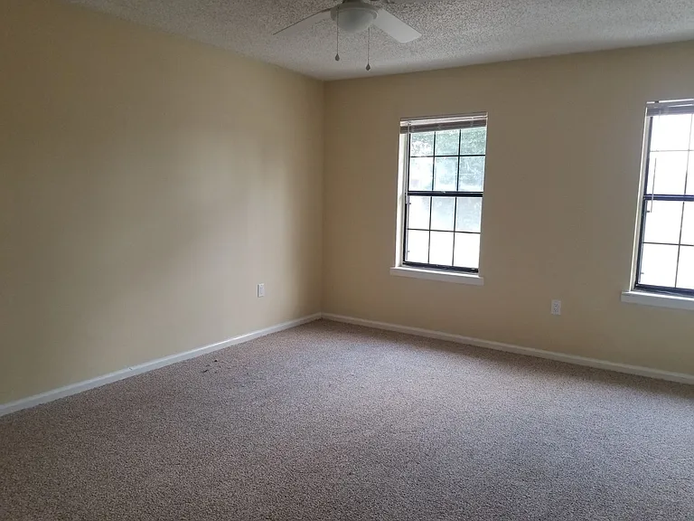 1874 Avenue Q SW — Photo 7
