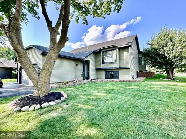17462 Logans Dr, Eden Prairie, MN 55346