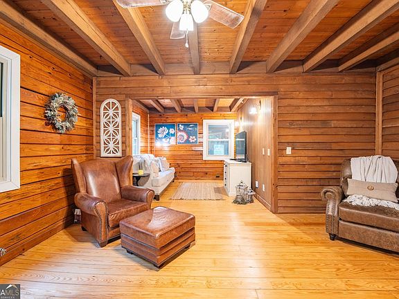 4th image of 465 Waters Edge Dr