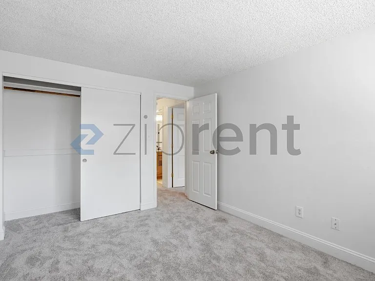 1696 London Cir — Photo 17