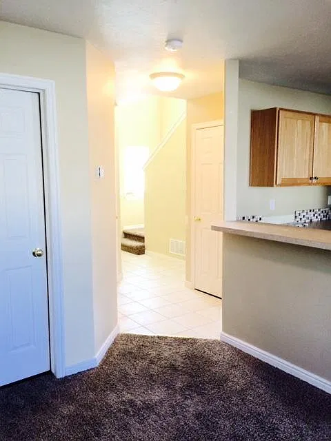 3 bed, 1.5 bath, 1100 sqft, $1,325 — Photo 3