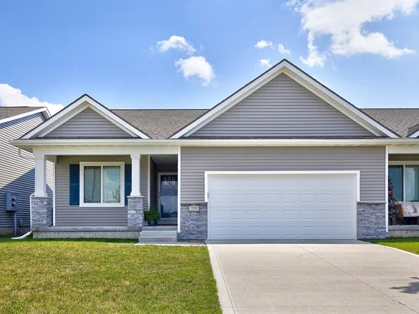 713 NE Maple St, Elkhart, IA 50073