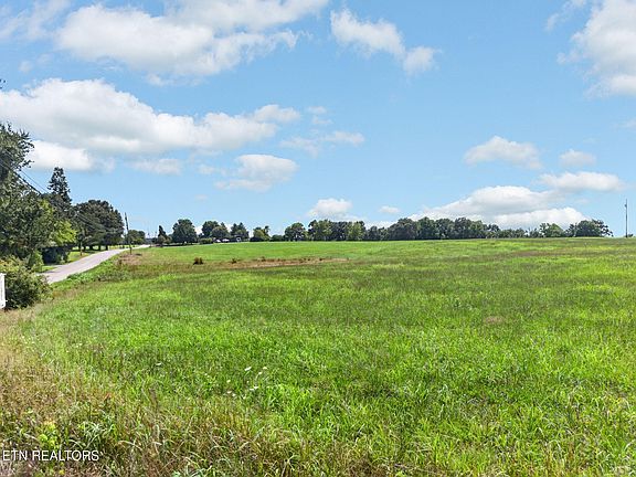 3rd image of 2 Pigeon Ridge Rd