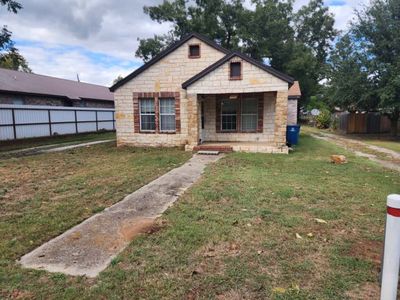 407 E Hughes St, Collinsville, TX, 76233