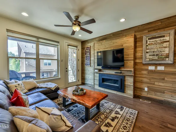 132 STAGECOACH Way, Fraser, CO 80442