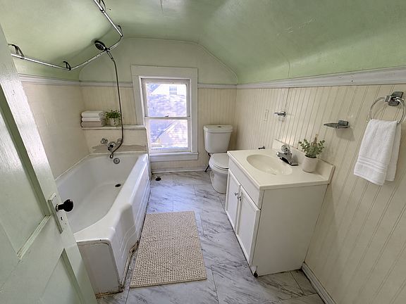 4th image of 1045 Inman St