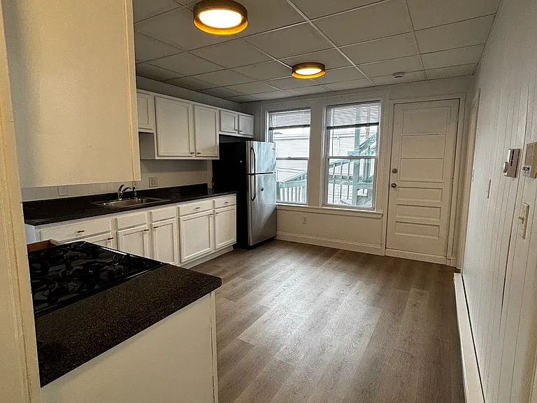 289 Chelsea St #2 — Photo 7