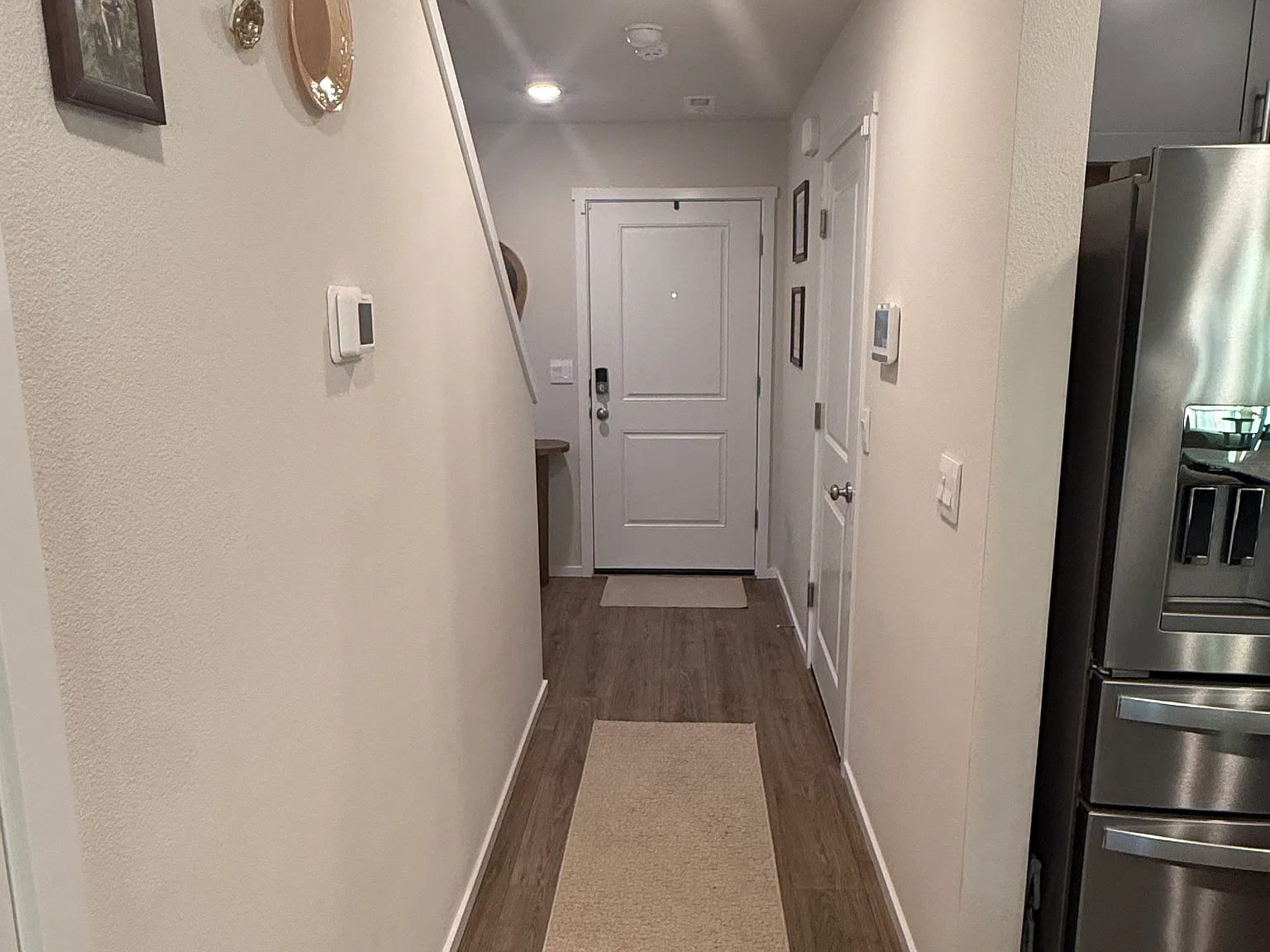 3 bed, 1353 sqft, $3,100 — Photo 2