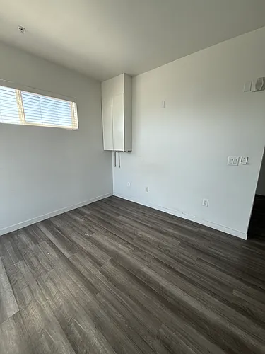 933 E Vernon Ave #2 Photo 1