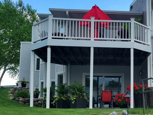 15525 Harbor Dr Unit 5, Spirit Lake, IA 51360
