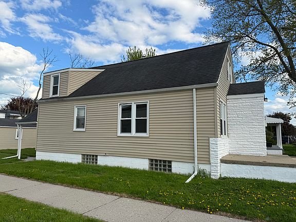 2nd image of 22864 Piper Ave