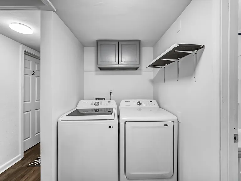 Royce Ave — Photo 8