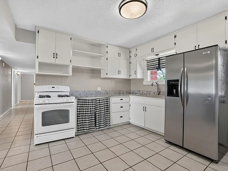 3111 W Louisiana Ave — Photo 14