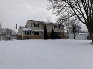 82 Wildflower Dr, Rochester, NY 14623
