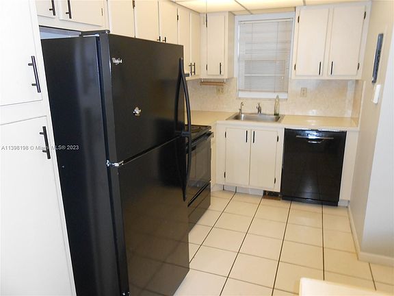 2nd image of 3150 W Rolling Hills Cir APT 605