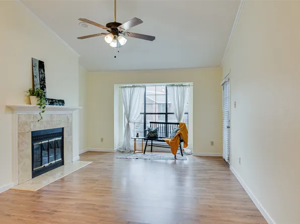 2733 Silver Creek Dr APT 205, Arlington, TX 76006