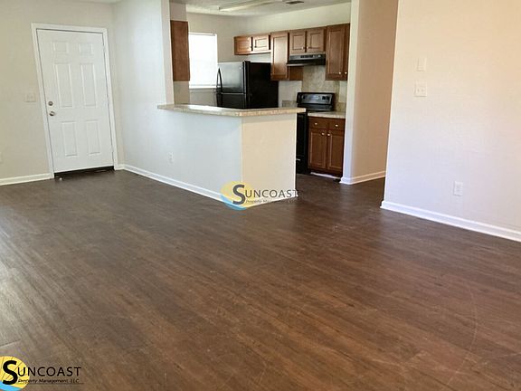 5th image of 3408 Buckman St