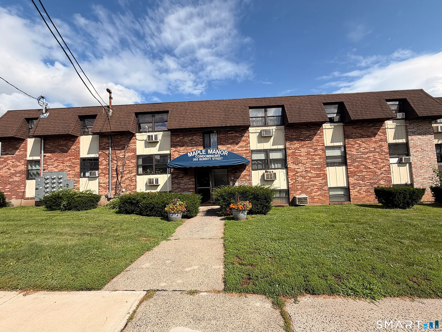 2 bed, 1.0 bath, 777 sqft, $1,600 — Photo 2
