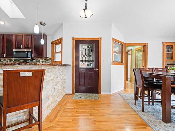 5th image of 10115 Finch Ct