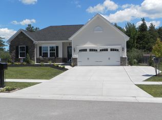 37 John Alex Dr, West Seneca, NY 14224