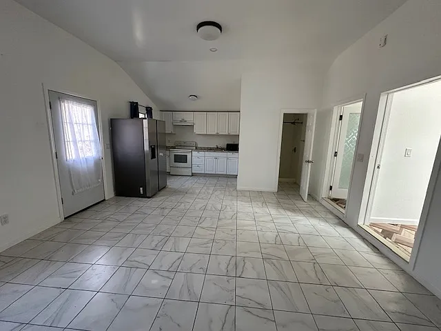 10 Fenwood Dr #C — Photo 1
