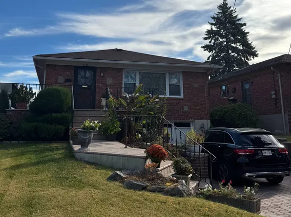 2835 Bell Blvd, Bayside, NY 11360