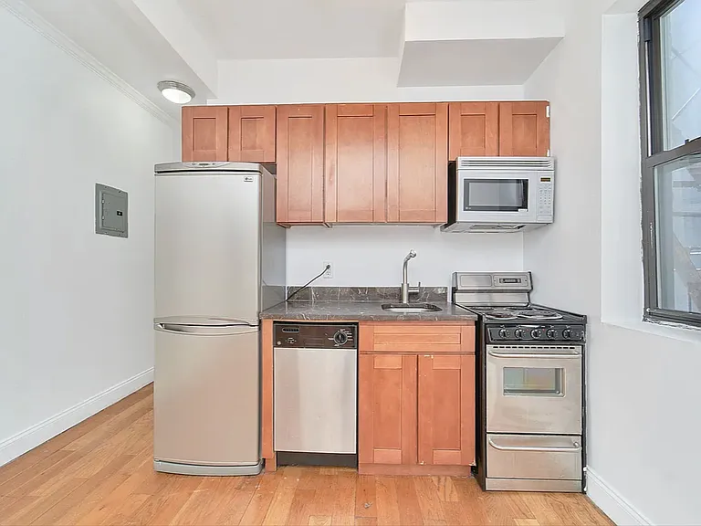 211 Avenue A #27 — Photo 3