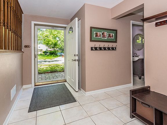 4th image of 1027 E Williams Dr