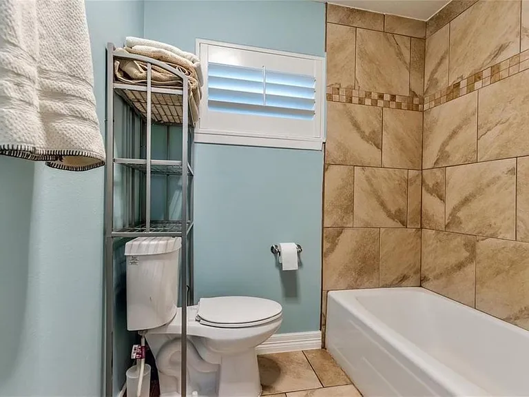 5610 Duxbury St — Photo 16