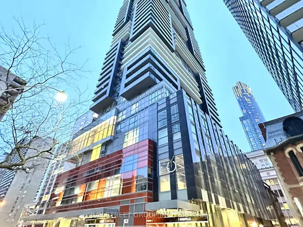 7 Grenville St #3211, Toronto, ON M4Y 0E9