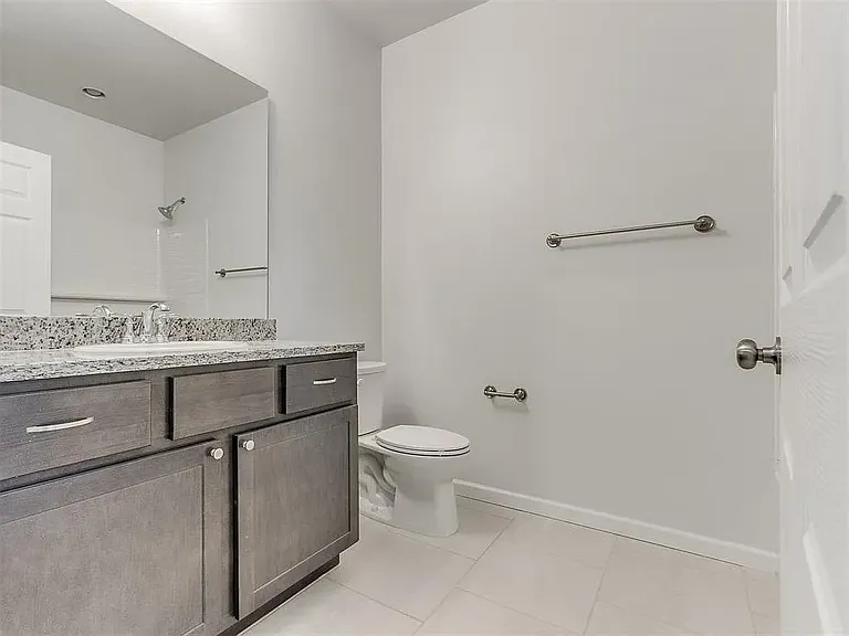 125 Jennifer Ave — Photo 12