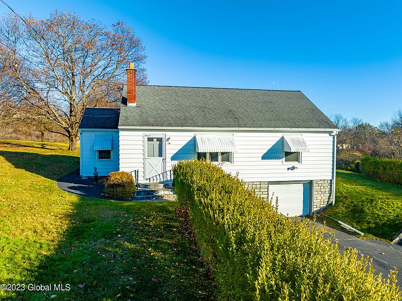 5th image of 16 Geiser Road