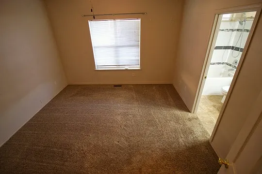 3 bed, 1200 sqft, $2,600 — Photo 4