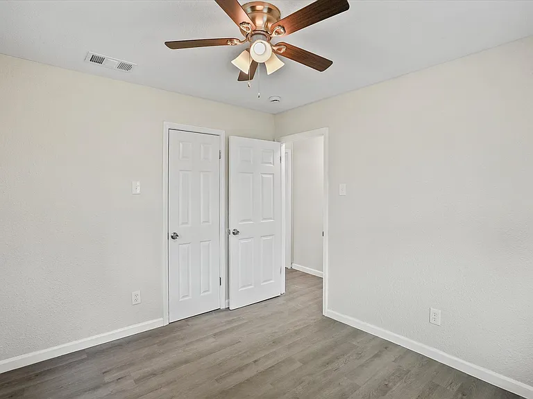 204 Kenway Dr — Photo 15
